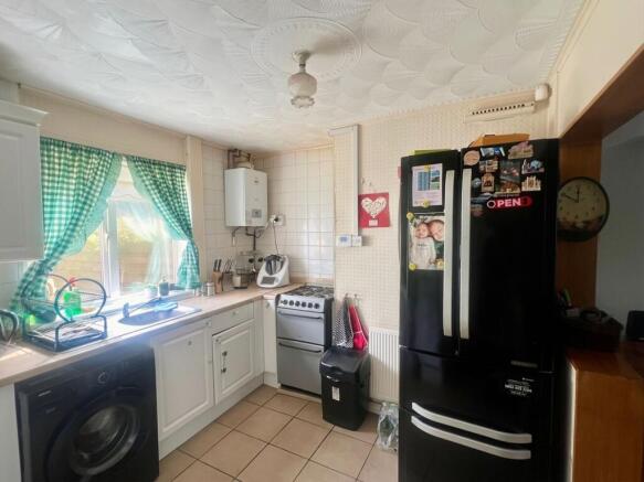 3 bed Semi-Detached for sale Image 9