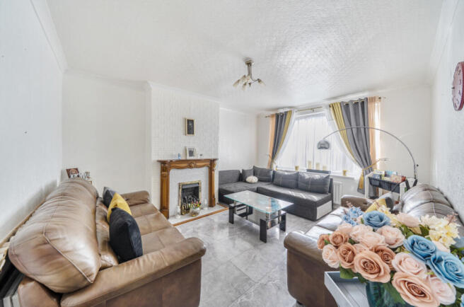 1438979-8-69d4d39...