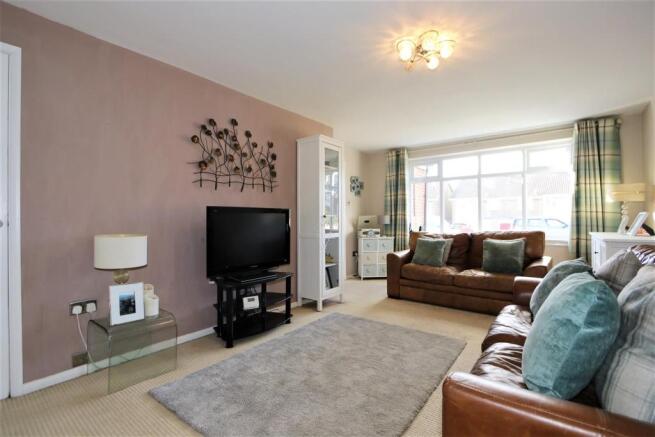 SPACIOUS LOUNGE