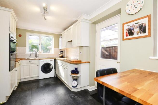 Kitchen: