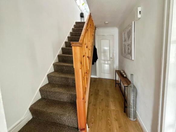 4 bed Detached for sale Image 4