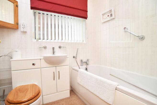 2 bed Semi-Detached Bungalow for sale Image 7