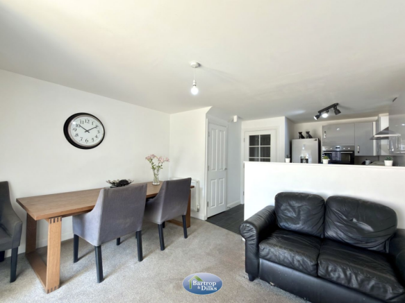 4 bed Semi-Detached for sale Image 10