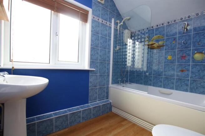 Bathroom.JPG