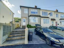 31, Lawrence Grove, Dursley GL11 4EZ