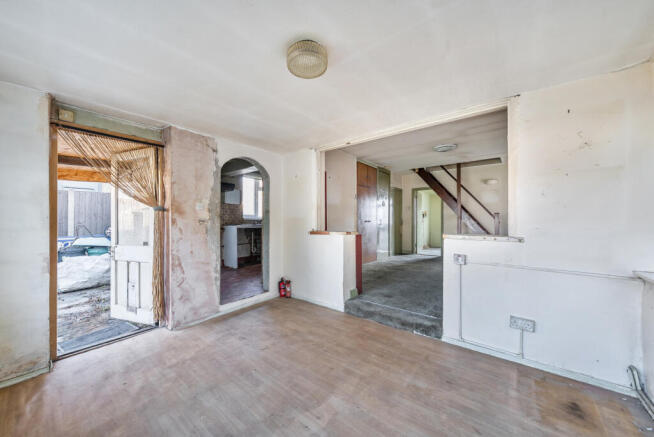 1373894-10-693016...