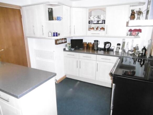 KITCHEN-ORANGERY