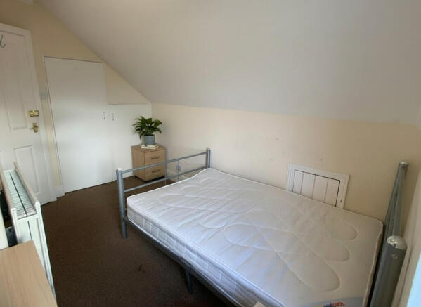 1 bed House Share to rent Image 9