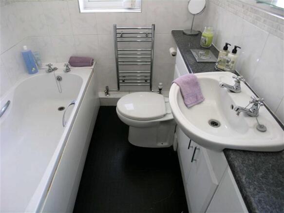 EN SUITE SHOWER ROOM