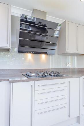 8381873-interior19.jpg