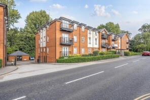 Flat 14, Stephens Court, Station Road, Harpenden AL5 4FE