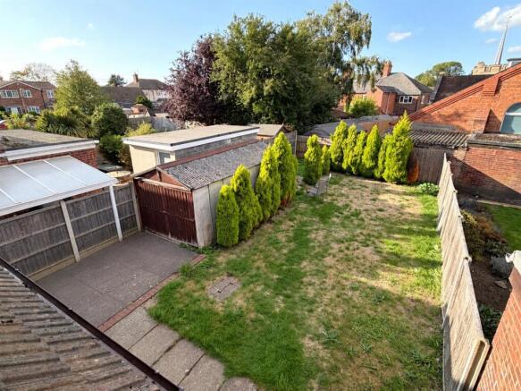 Lovely Rear Garden