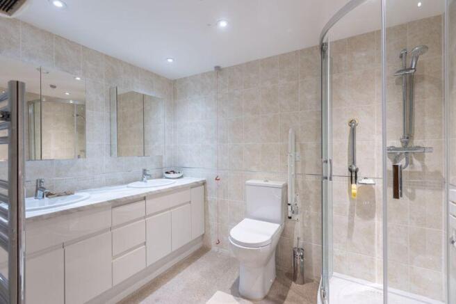 2 bed Flat for sale Image 10