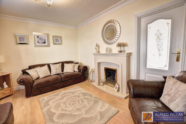 Elm Drive, Whitburn photo 5