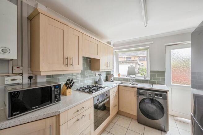 3 bed Semi-Detached for sale Image 4