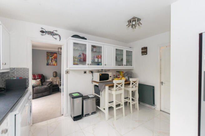 3 bed Semi-Detached for sale Image 7