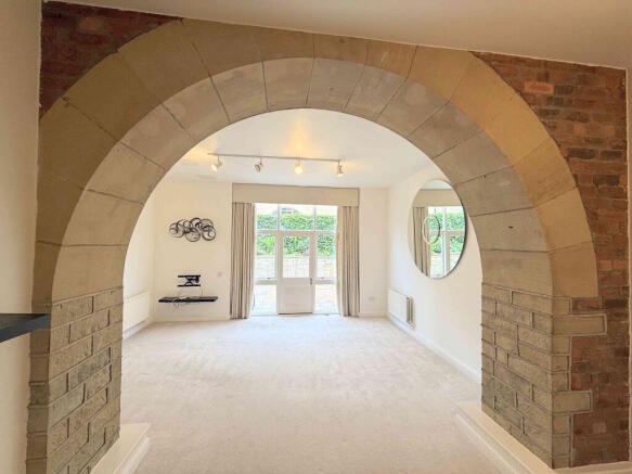 2 bed Apartment for sale Image 6