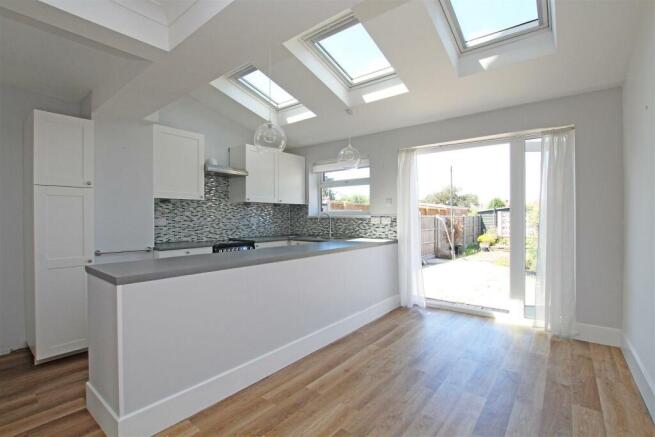 10OA - Kitchen 1.jpg