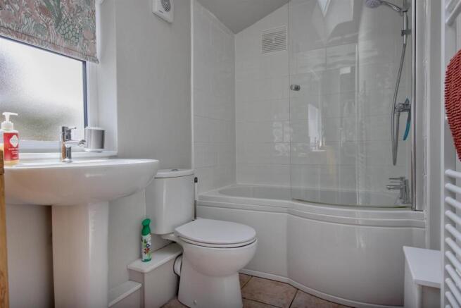 2 bed House to rent Image 9