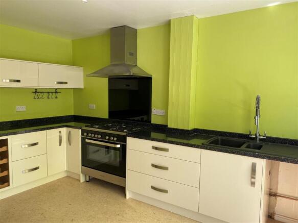 Kitchen/Breakfast Room
