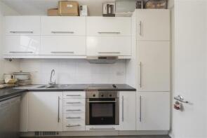 10, Haythorn House, Vicarage Crescent, London SW11 3LQ