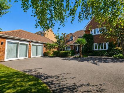 Darwin Close, Lee-On-The-Solent, PO13