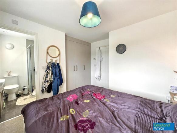 3 bed Semi-Detached for sale Image 9