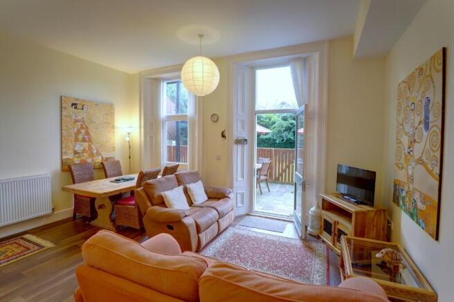 2 bed Flat for sale Image 5