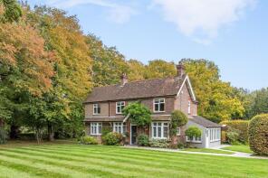 Gunbarn, Dorking Road, Horsham RH12 3SA