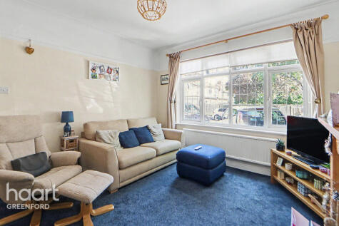 Rothesay Avenue, Greenford