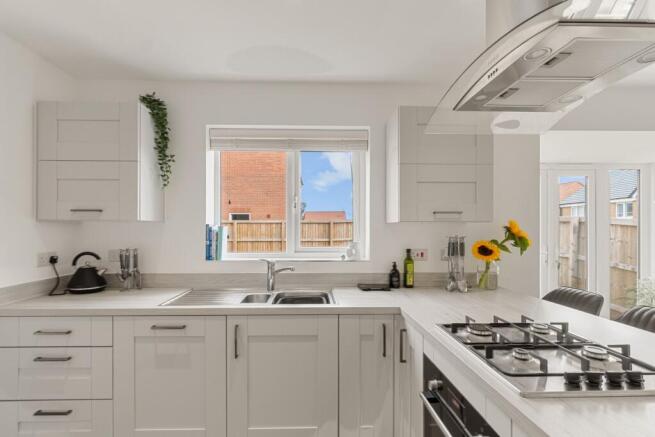 4 bed Detached for sale Image 4