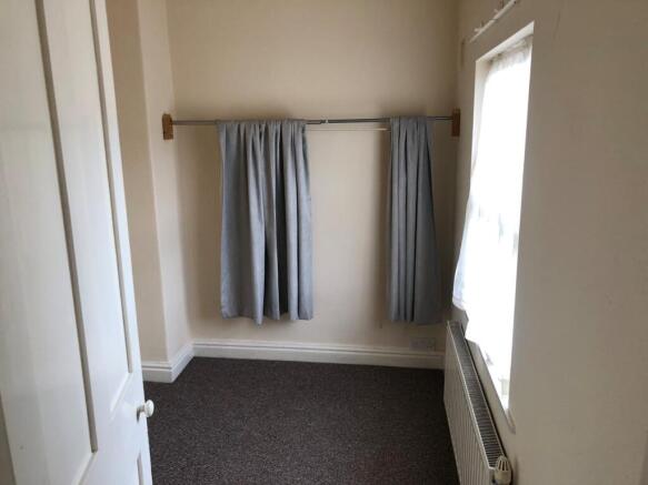 2 bed Terraced to rent Image 6