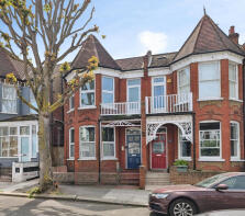 30, Arcadian Gardens, Wood Green, London N22 5AD