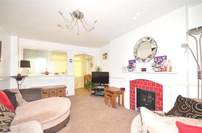 Lounge / Dining Area