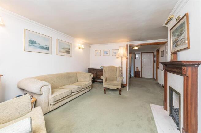 4 bed Detached for sale Image 11