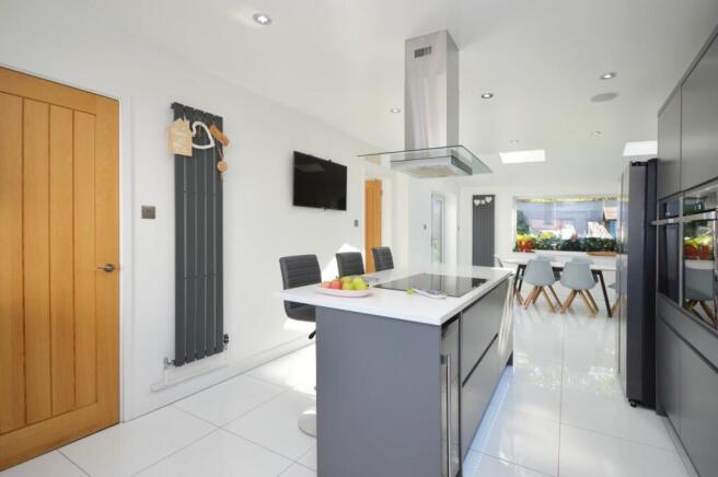 L-Shaped Kitchen/Dining/Family Room