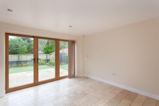 3 bed Detached to rent Image 7