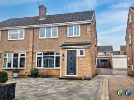 18, Tunnicliffe Drive, Rugeley WS15 2PW