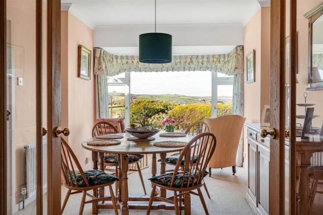 Manor Bend, Galmpton, Brixham photo 4
