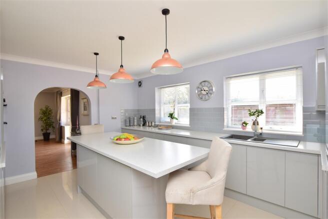 Kitchen/Breakfast Area