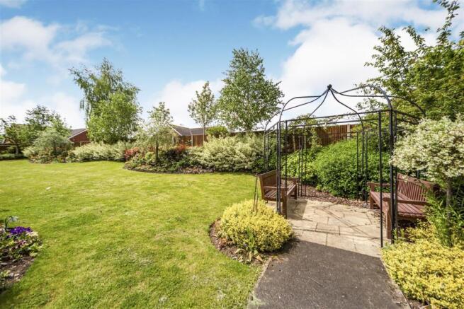 Edwards Court gardens.jpg
