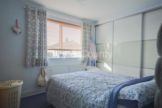 Bedroom 1.jpg