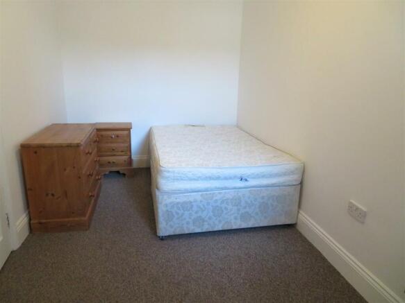 257 Francis Bed1.JPG