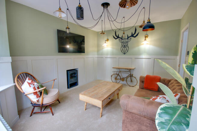 Guide Price £400,000 - £425,000! Extended! No Forward Chain! Beautiful Presentation! photo 4