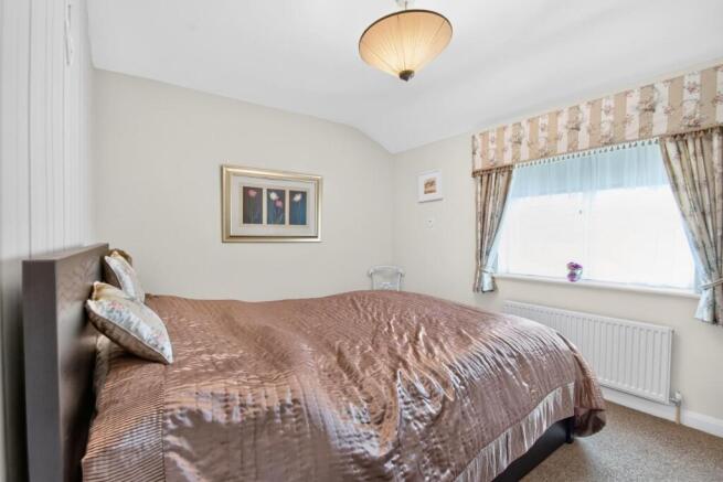 3 bed House for sale Image 10