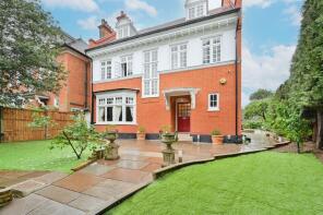 30 Chalgrove, Peterborough Road, Harrow HA1 3DX
