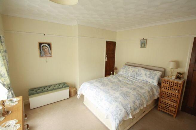 FRONT BEDROOM