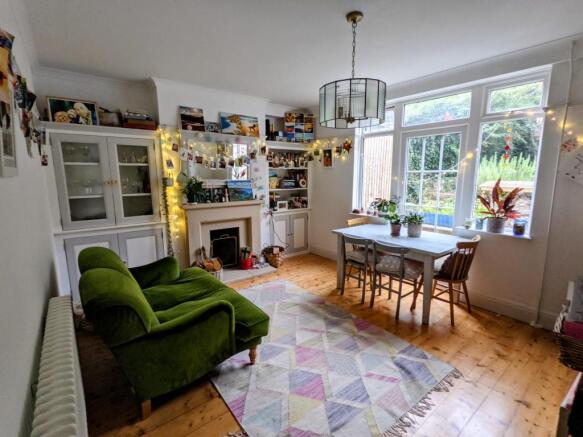 Dining Room2JPG (1).JPG