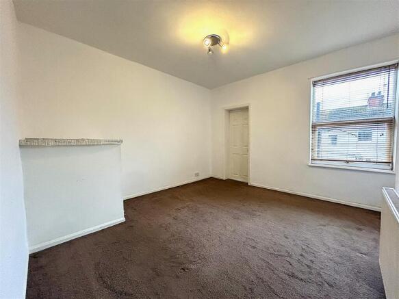 2 bed Terraced for sale Image 11