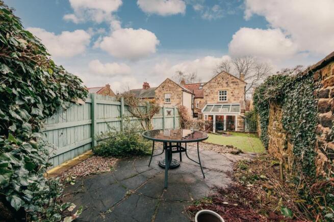 4 bed House for sale Image 11